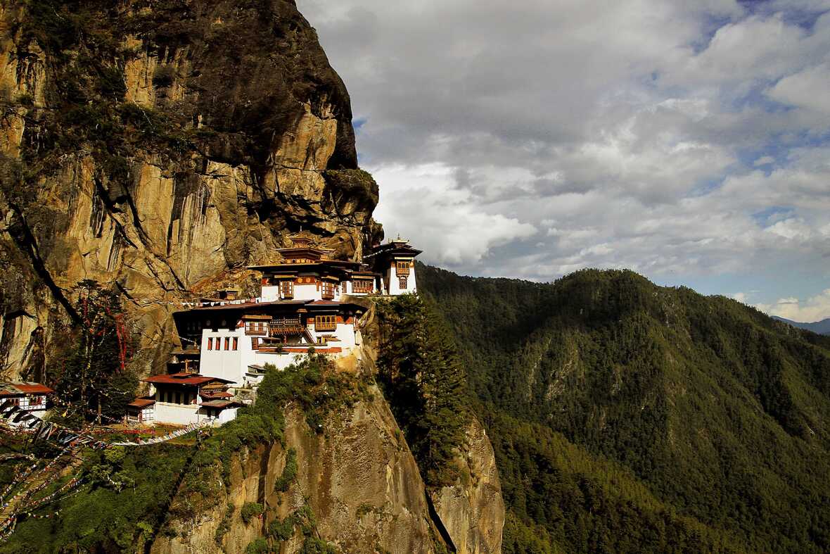 pixabay-bhutan-temple-171377