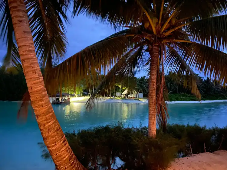Take your backpack - Cook Islands - 1