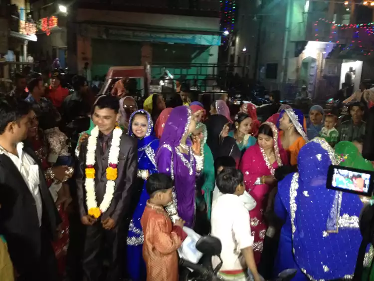 Take your backpack - Becoming an honorable guest on an Indian wedding - 3