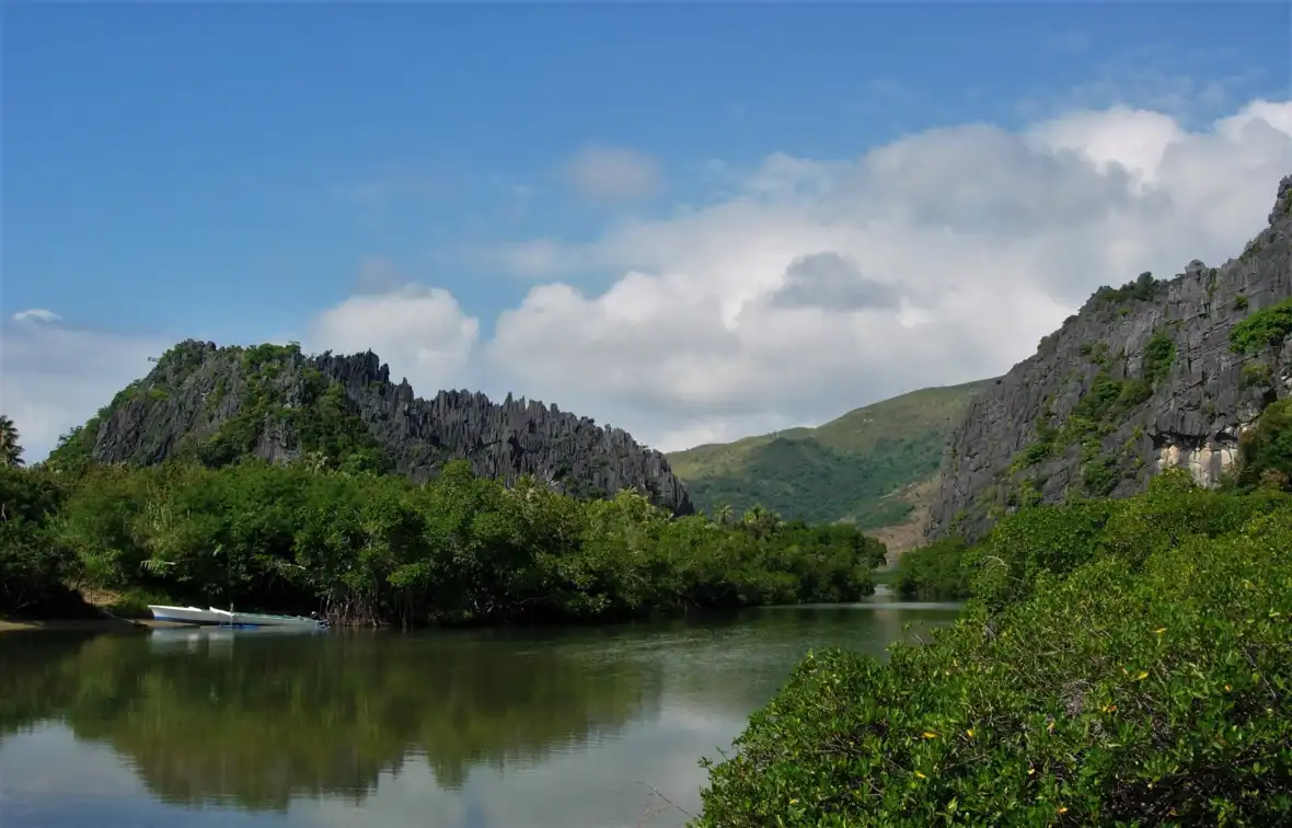 new-caledonia-pixabay-linderalique-2460654