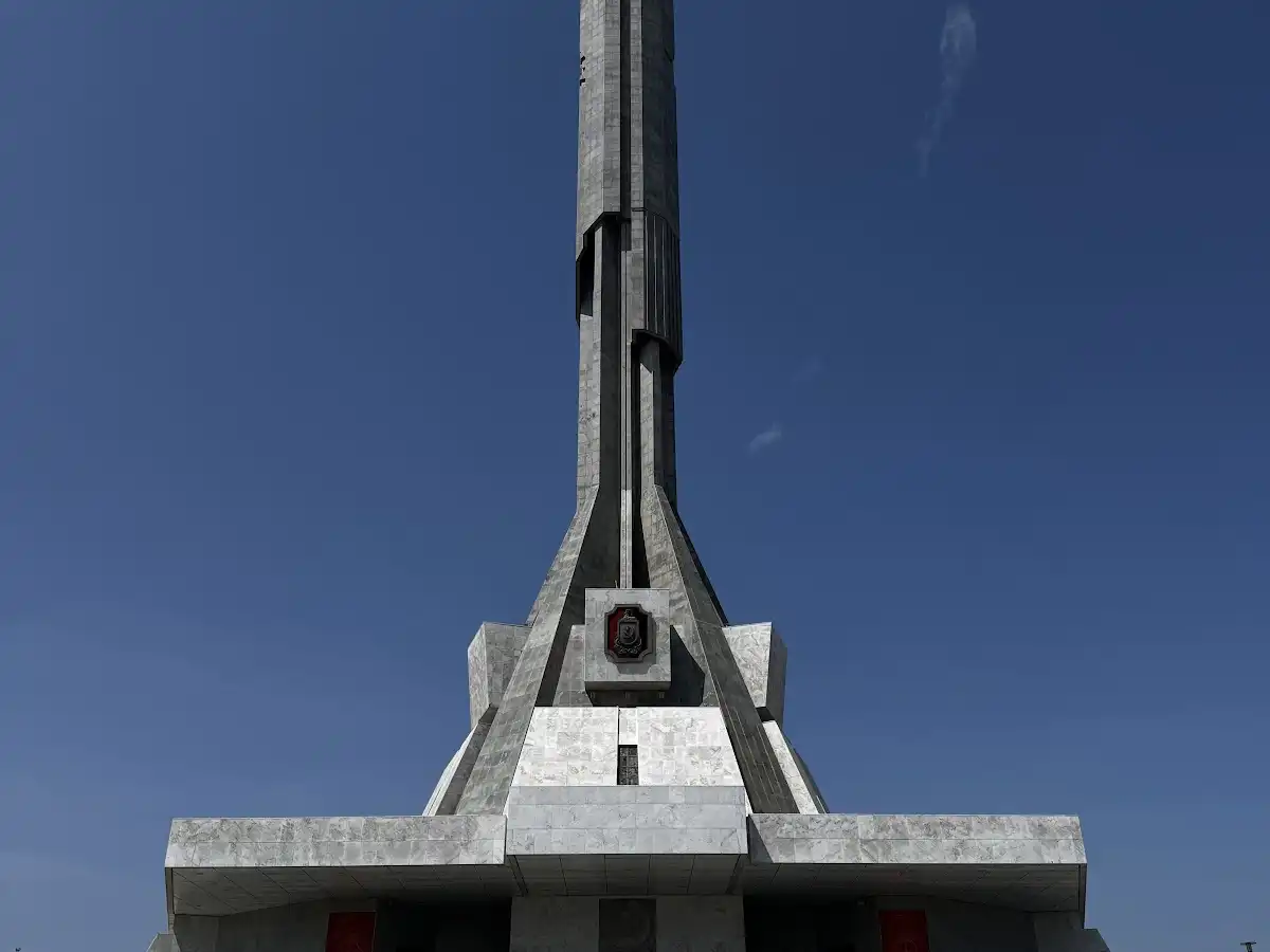 angola-attraction-memorial-dr-antonio-agostinho-neto