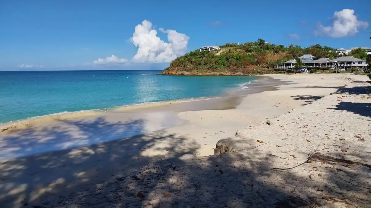 antigua-and-barbuda-beach-ffryes-beach