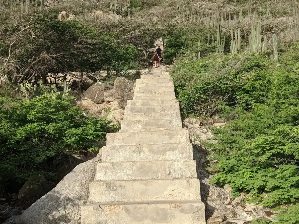 aruba-hike-hooiberg