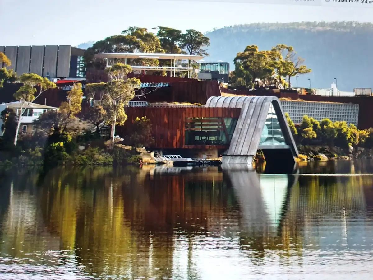 australia-attraction-mona v1