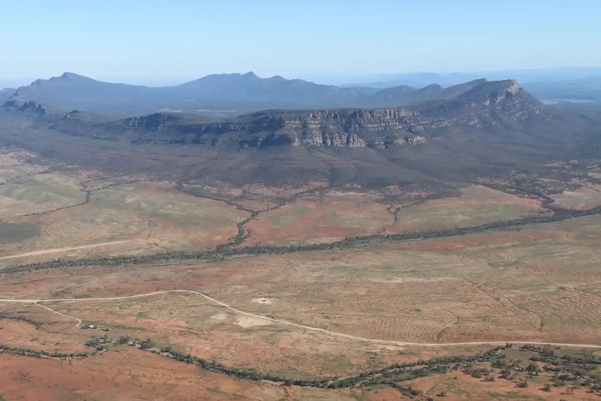 australia-region-wilpena-pound