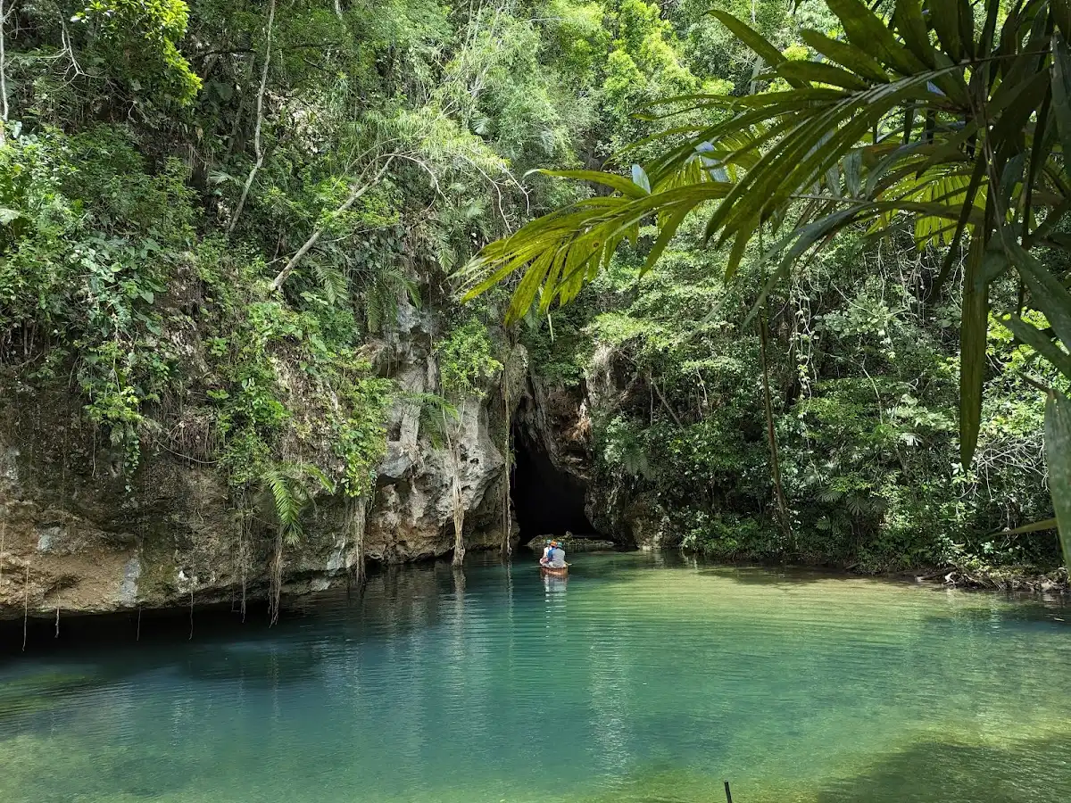belize-unique-site-blue-creek-cave