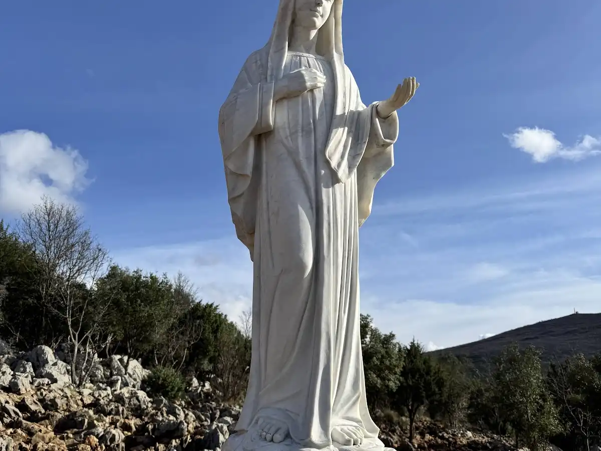 bosnia-and-herzegovina-attraction-medugorje-apparition-hill-area