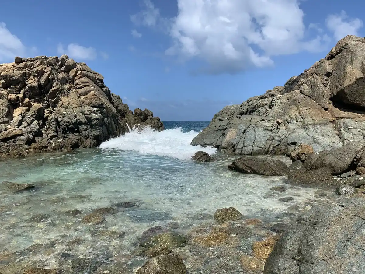 british-virgin-islands-hike-jost-van-dyke-trail