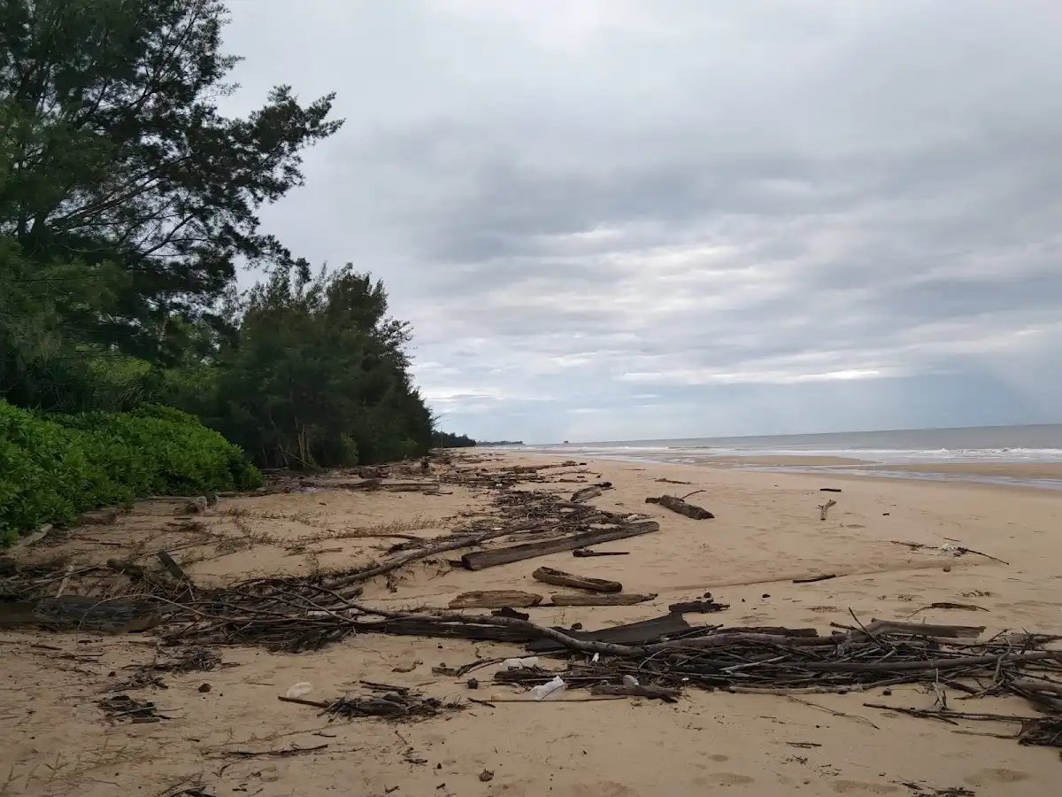 brunei-beach-berakas