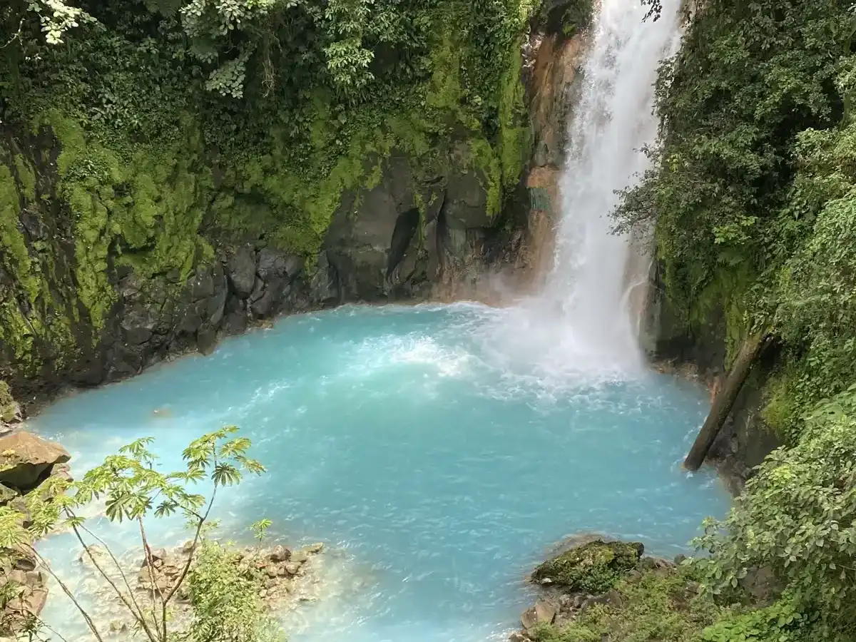 costa-rica-hike-rio-celeste-trail
