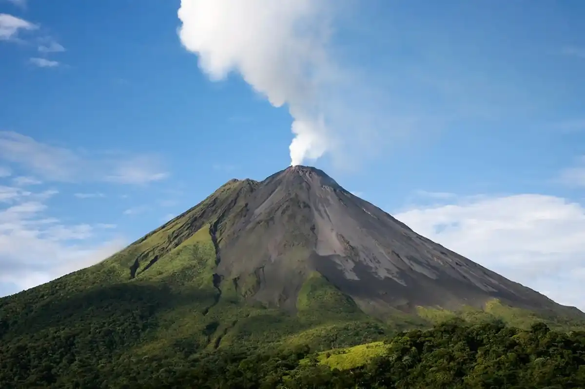 costa-rica-national-park-arenal-volcano-national-park