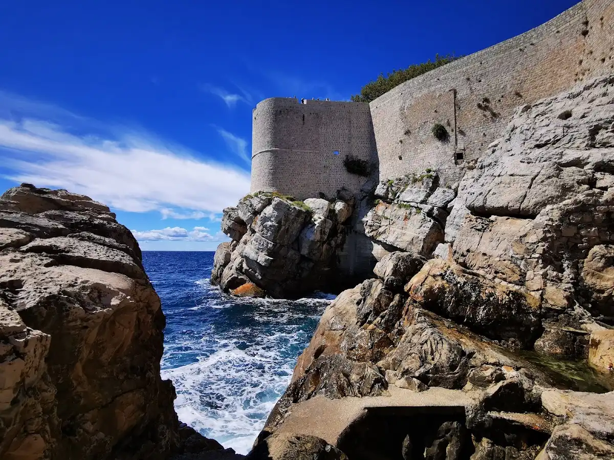croatia-attraction-dubrovnik-city-walls-and-fortresses