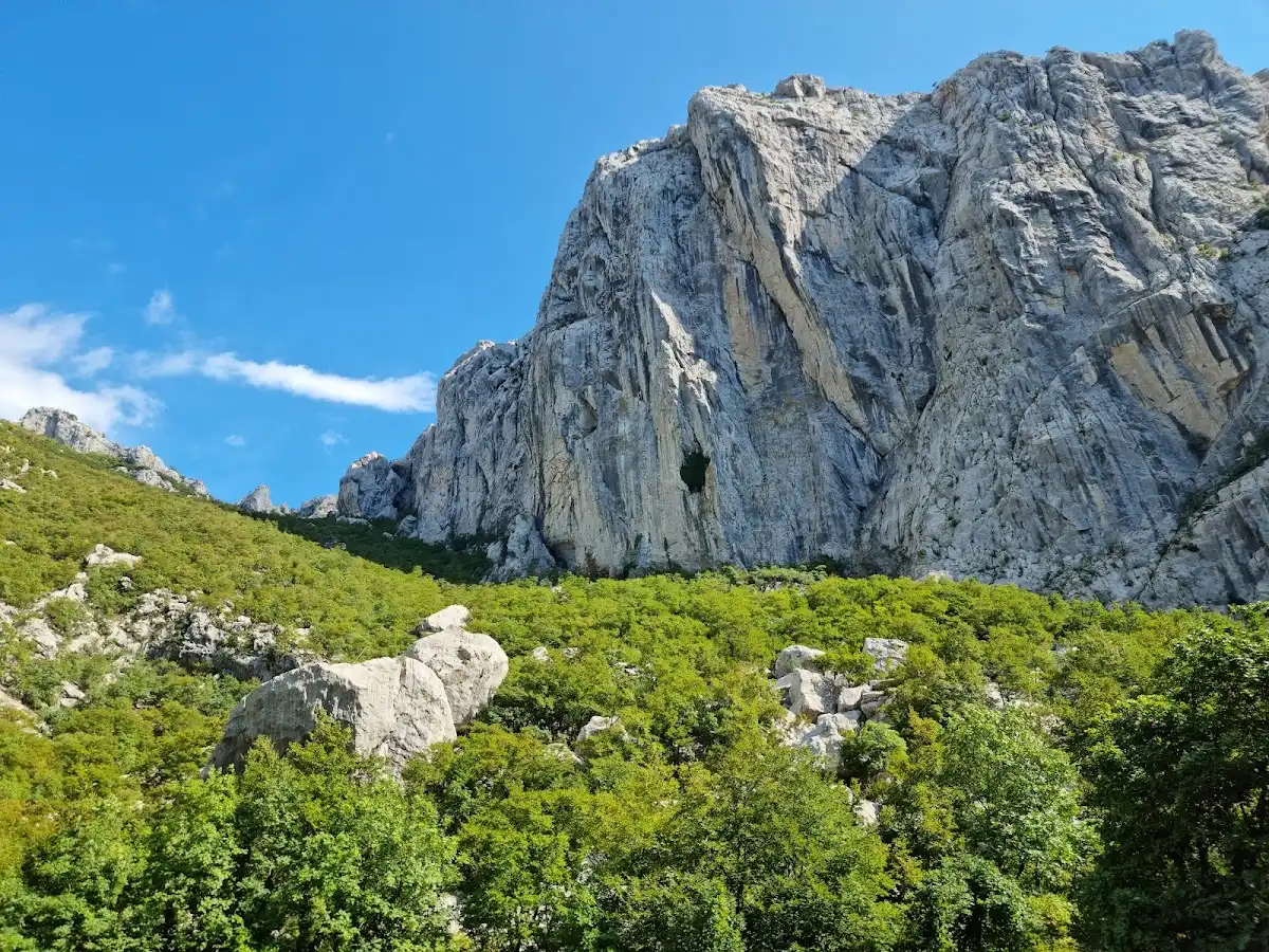 croatia-hike-paklenica-to-velika-paklenica-trail