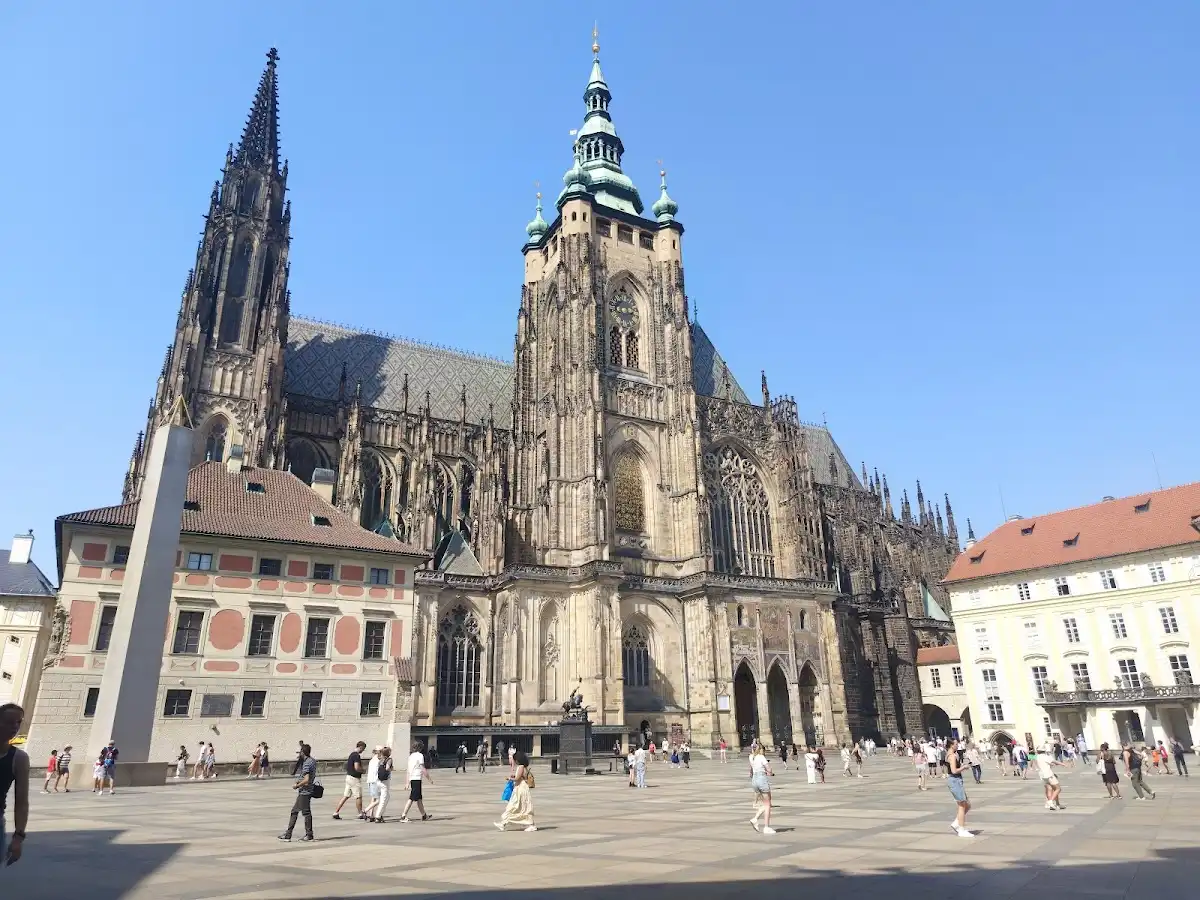 czechia-attraction-prague-castle-complex v1