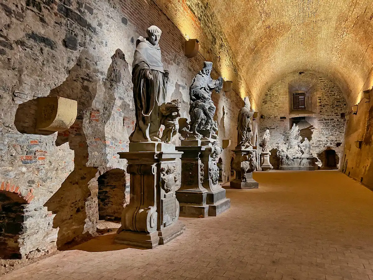 czechia-attraction-vysehrad-fortress-and-casemates v1