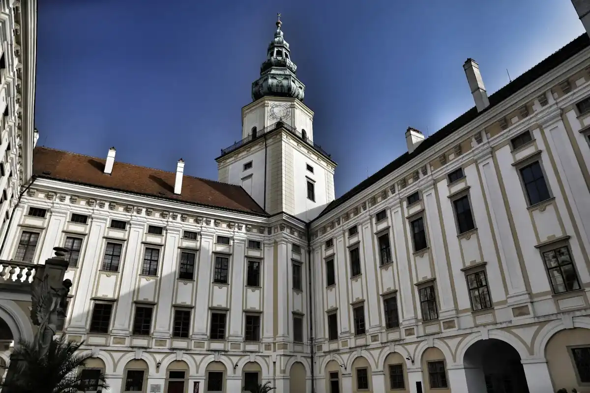 czechia-unique-site-kromeriz-castle-and-gardens