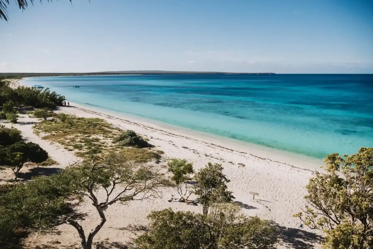 dominican-republic-beach-bahia-de-las-aguilas