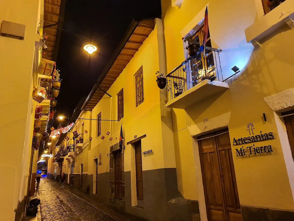 ecuador-attraction-la-ronda
