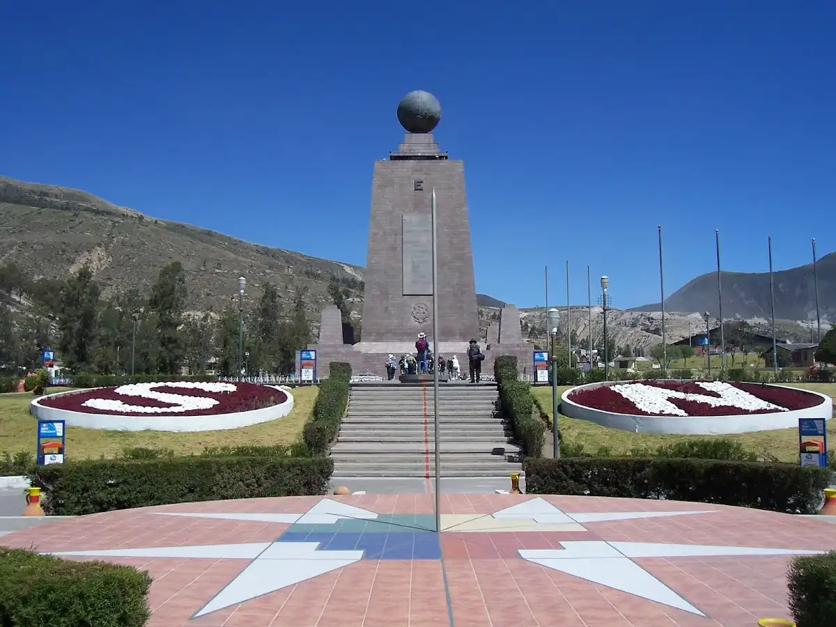 ecuador-attraction-mitad-del-mundo