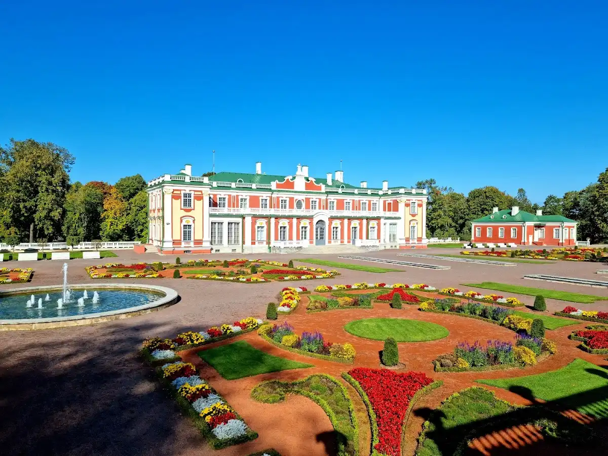 estonia-attraction-kadriorg-palace-and-park-ensemble