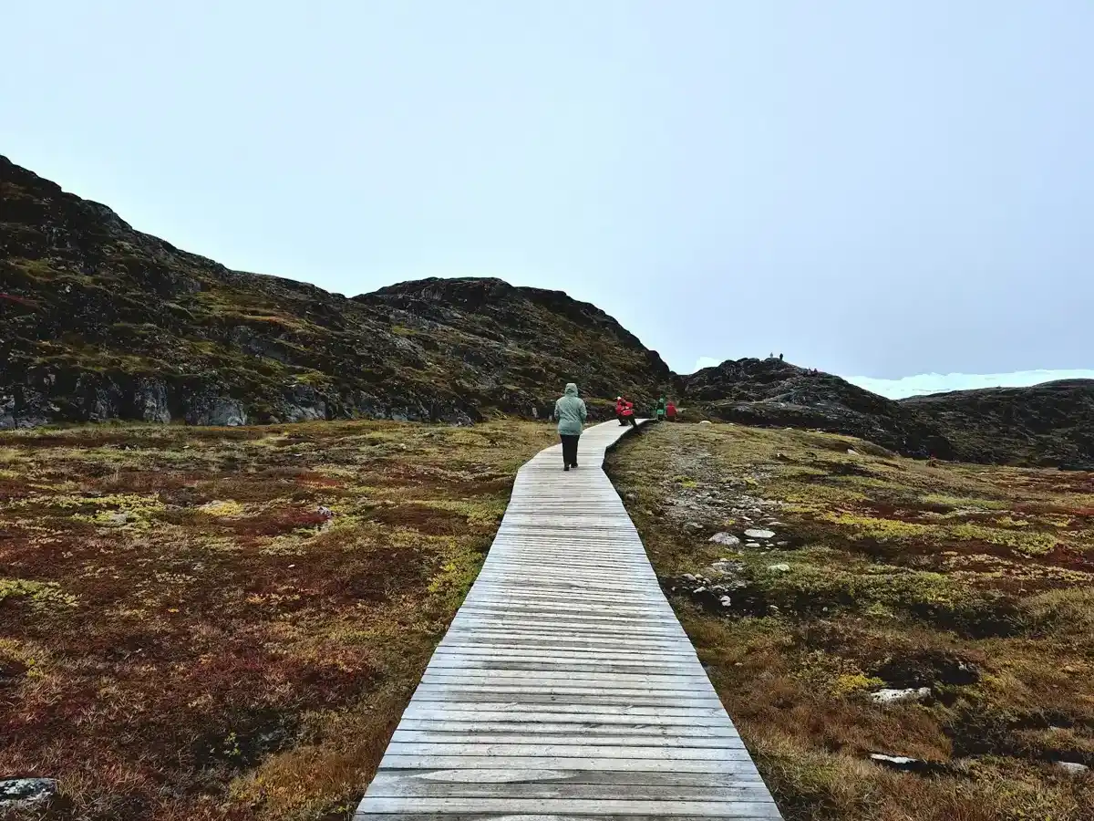 greenland-hike-sermermiut-valley