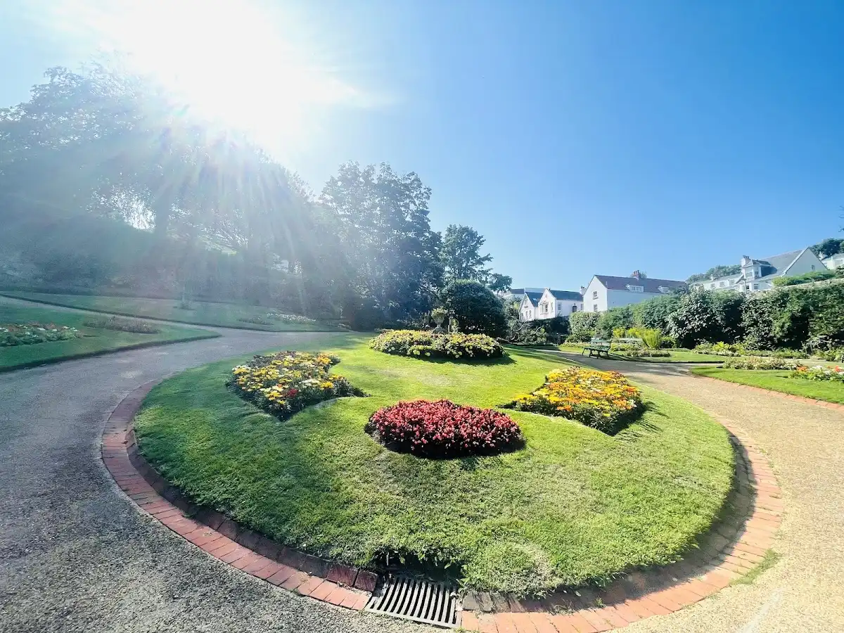guernsey-attraction-candie-gardens