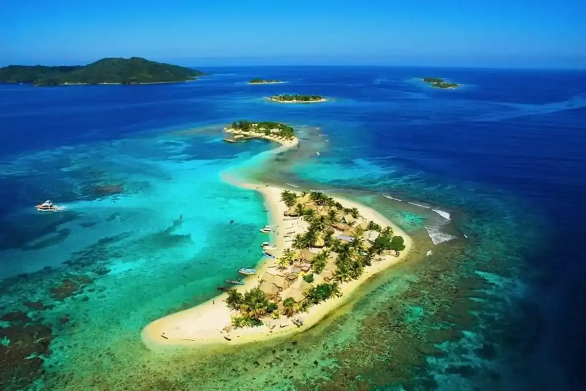 honduras-beach-cayos-cochinos