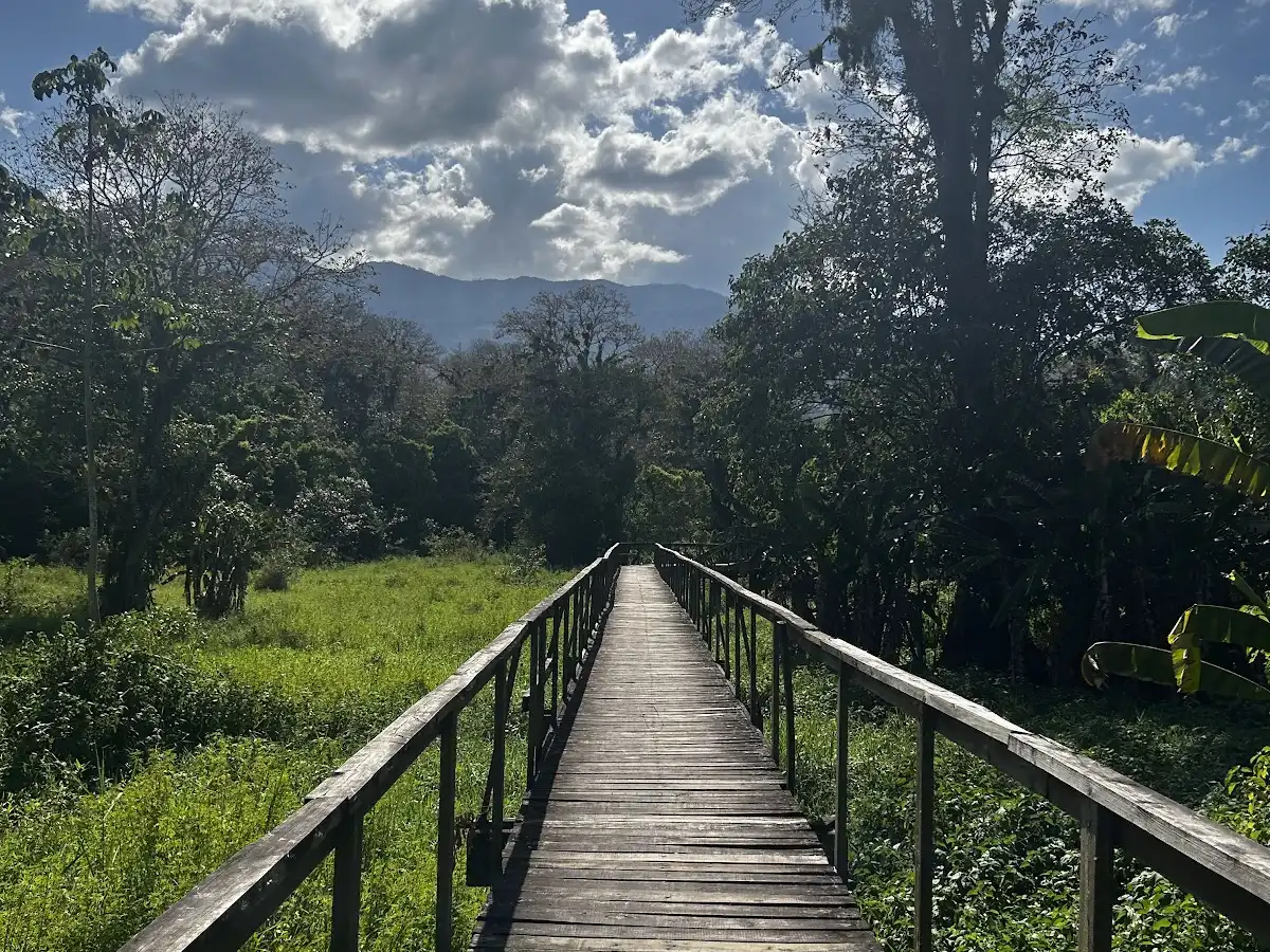 honduras-hike-lake-yojoa