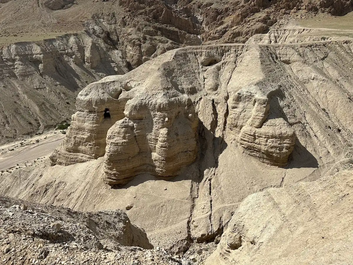 israel-unique-site-qumran