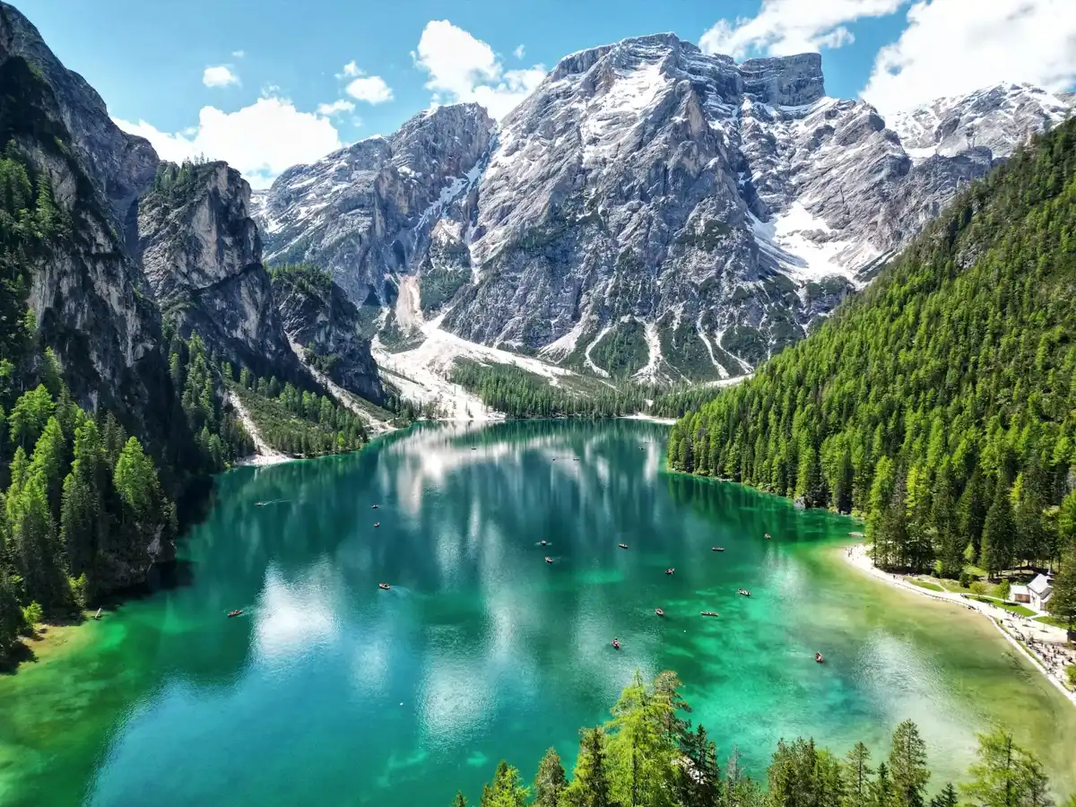 italy-unique-site-lago-di-braies