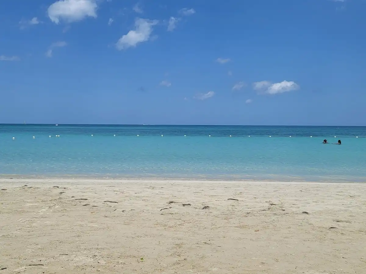 jamaica-beach-bloody-bay-beach
