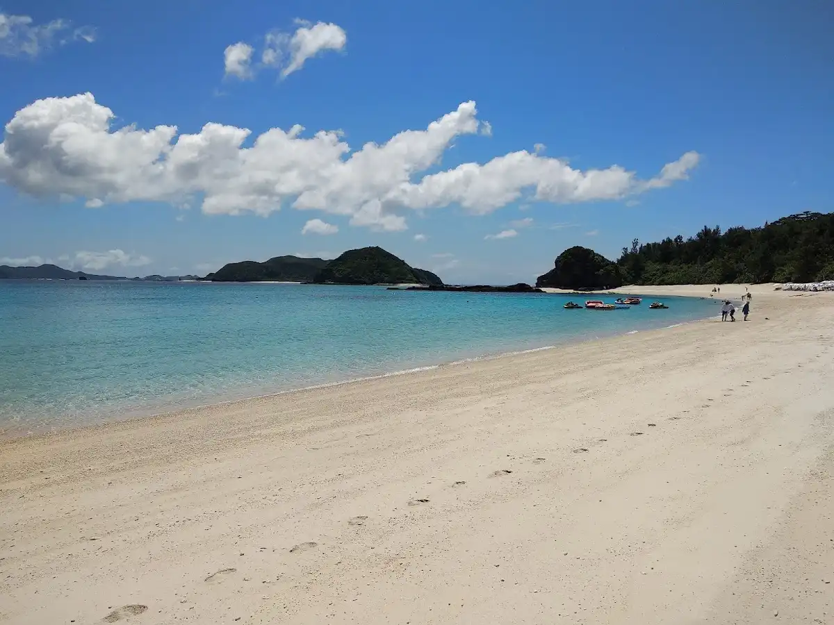 japan-beach-furuzamami-beach