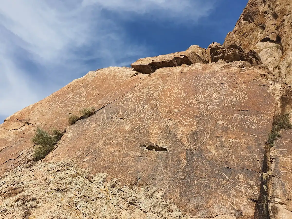 kazakhstan-unique-site-petroglyphs-of-tamgaly