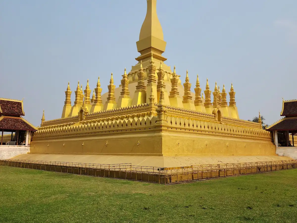 laos-unique-site-pha-that-luang