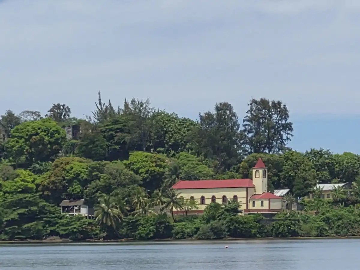 madagascar-attraction-pirate-cemetery-of-ile-sainte-marie