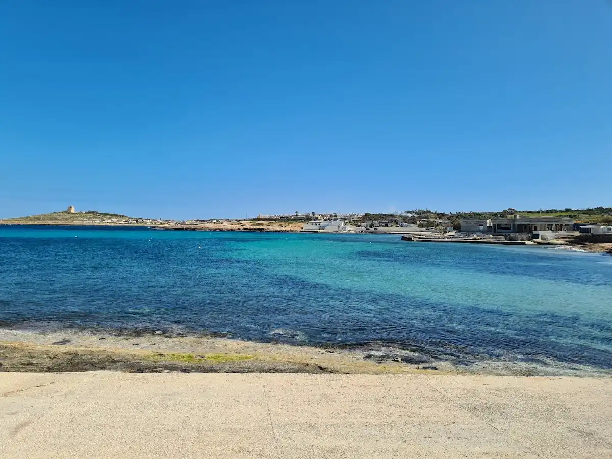 malta-beach-armier-bay v1