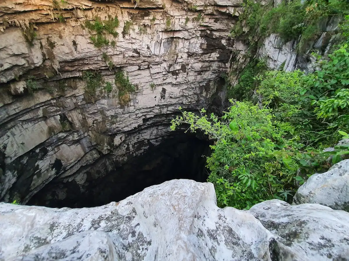mexico-unique-site-sotano-de-las-golondrinas