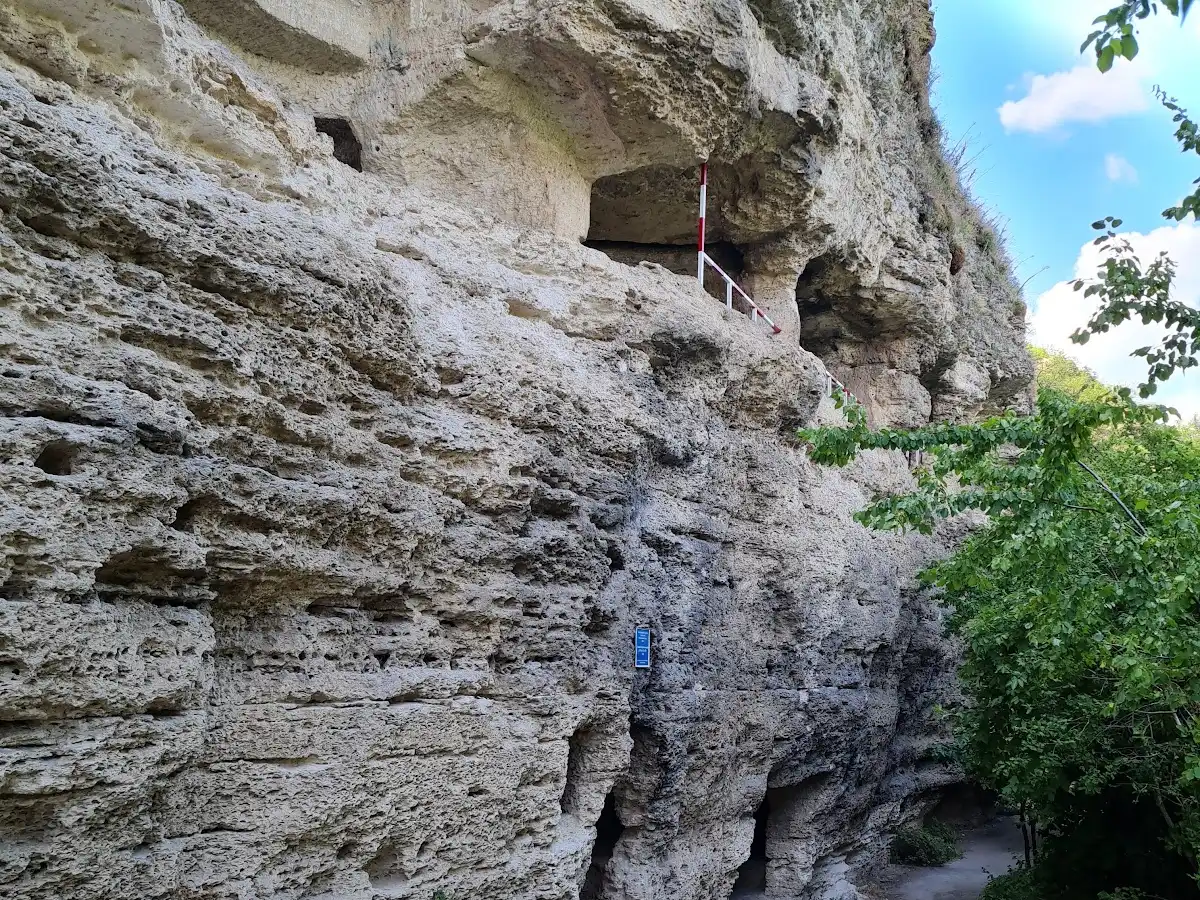 moldova-attraction-tipova-cave-monastery v1