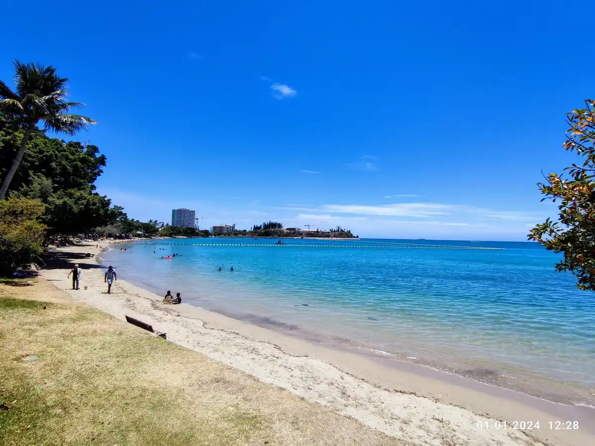 new-caledonia-beach-baie-des-citrons