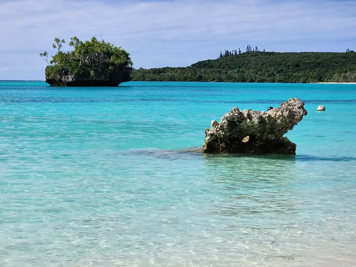 new-caledonia-beach-luengoni-beach
