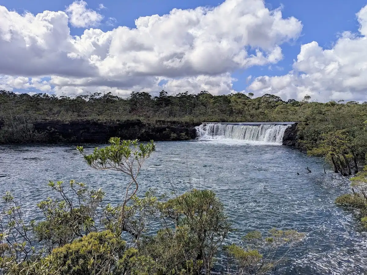 new-caledonia-unique-site-chutes-de-la-madeleine