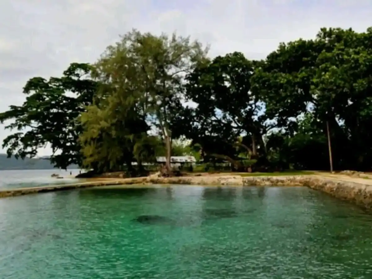 papua-new-guinea-beach-samarai-island