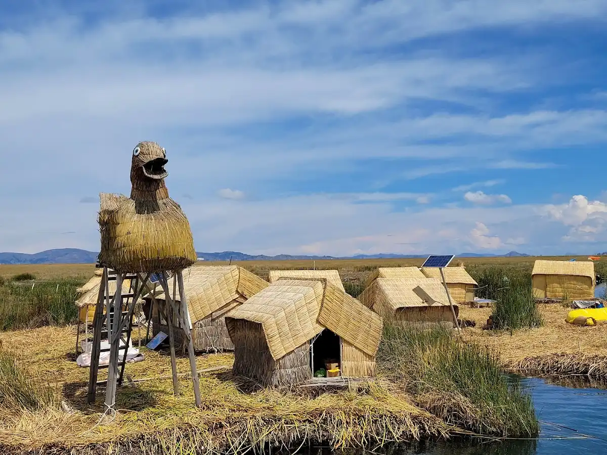 peru-region-puno-and-the-uros-floating-islands