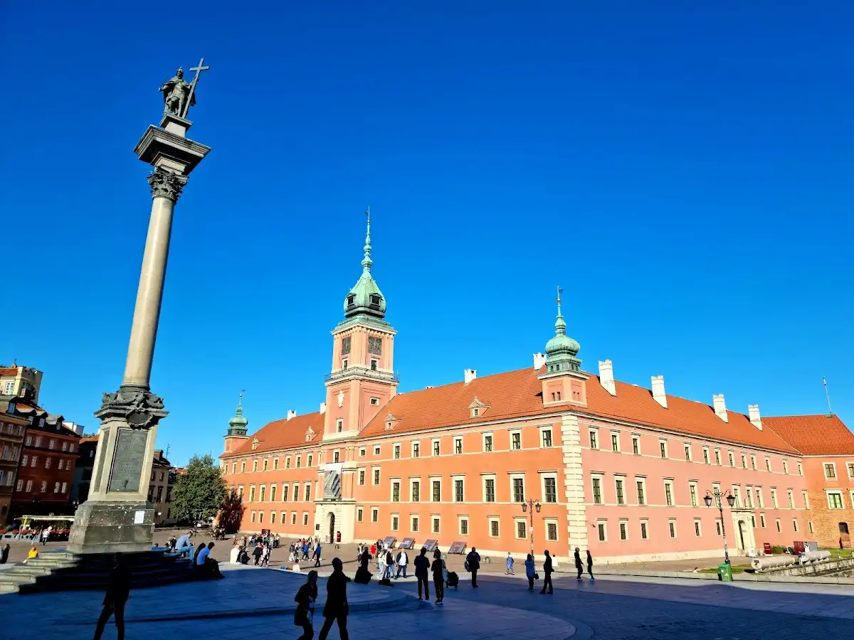 poland-attraction-warsaw-old-town