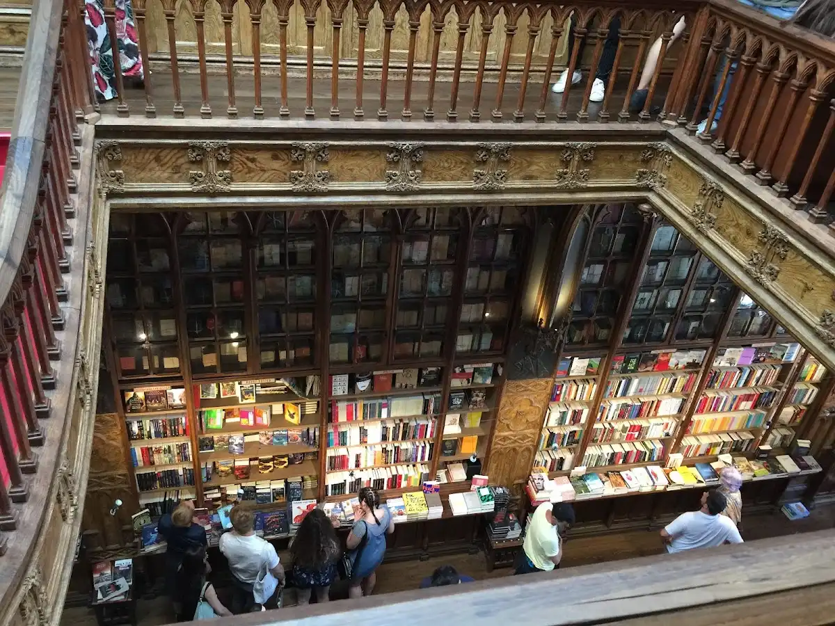 portugal-attraction-livraria-lello
