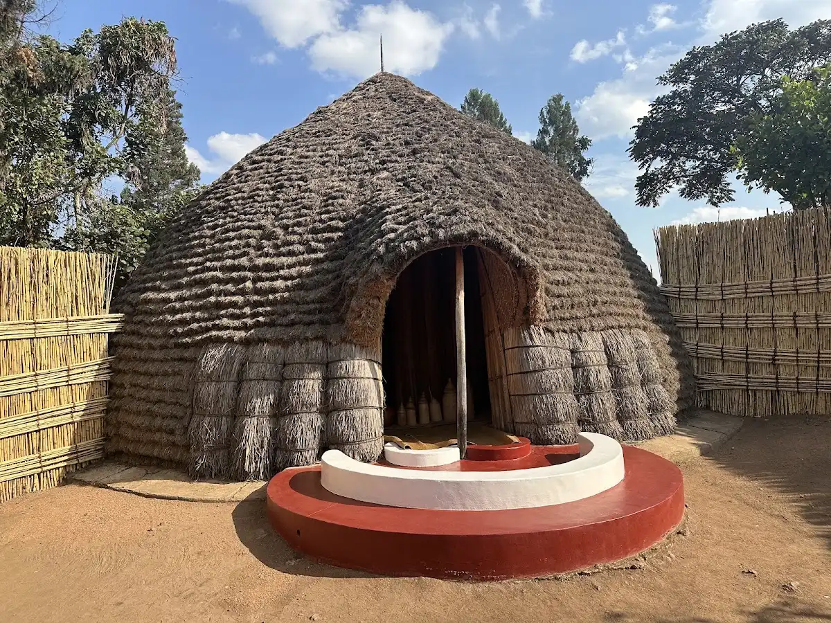 rwanda-attraction-kings-palace-museum-nyanza