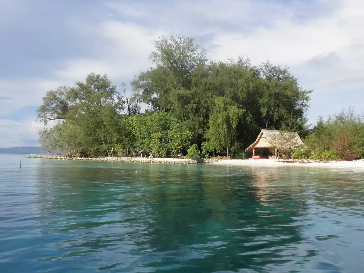 solomon-islands-attraction-kennedy-island-wwii-site