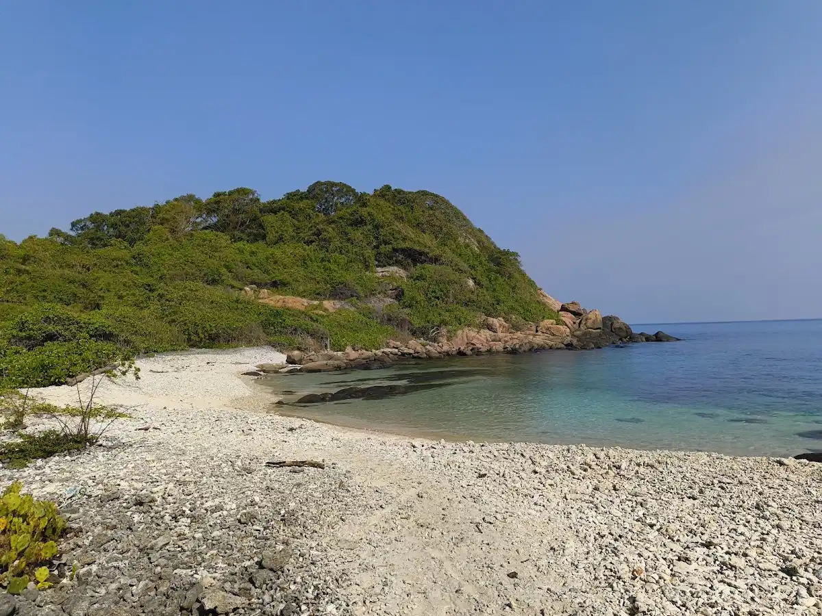 sri-lanka-national-park-pigeon-island-national-park