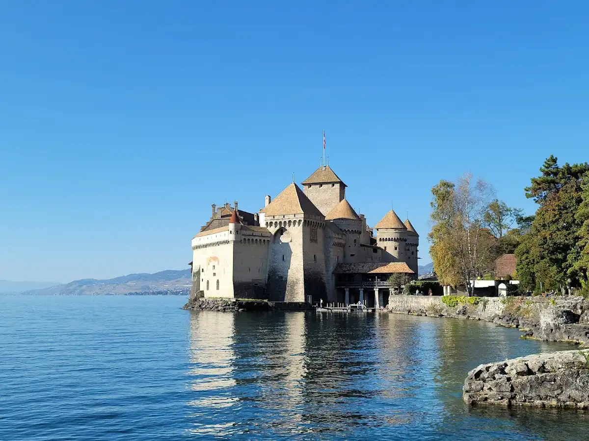 switzerland-unique-site-chillon-castle