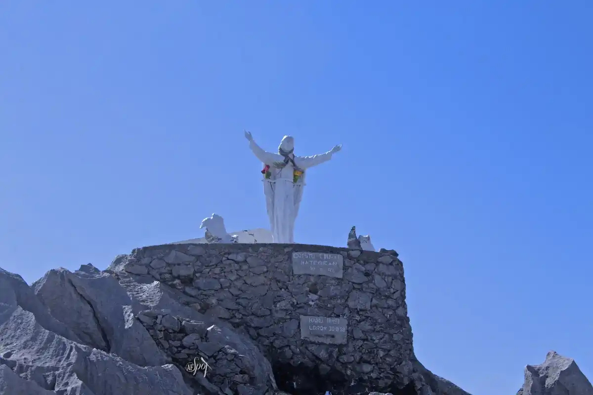 timor-leste-hike-matebian